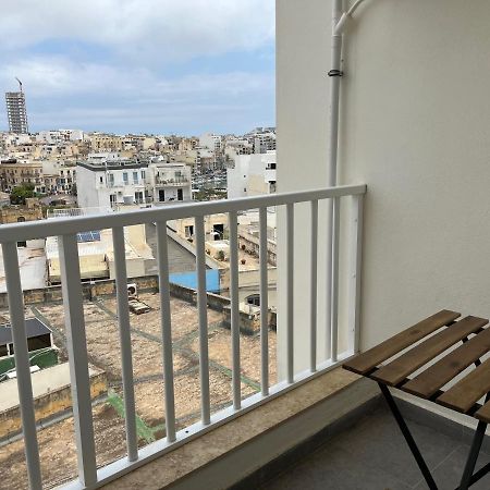 F10 Room 3, Private Room Two Single Beds Shared Bathroom In Shared Flat 음시다 외부 사진