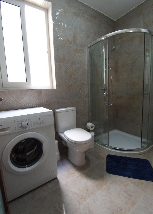 F10 Room 3, Private Room Two Single Beds Shared Bathroom In Shared Flat 음시다 외부 사진