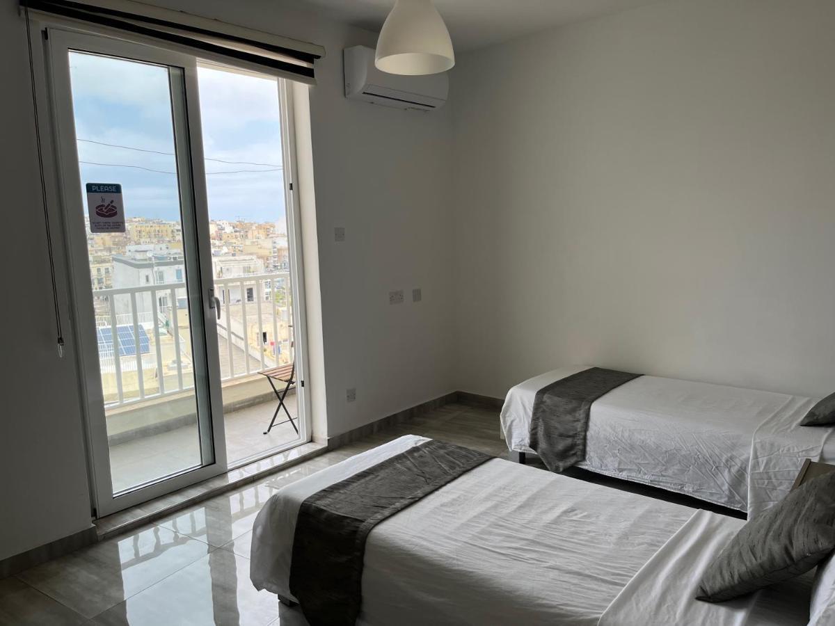 F10 Room 3, Private Room Two Single Beds Shared Bathroom In Shared Flat 음시다 외부 사진